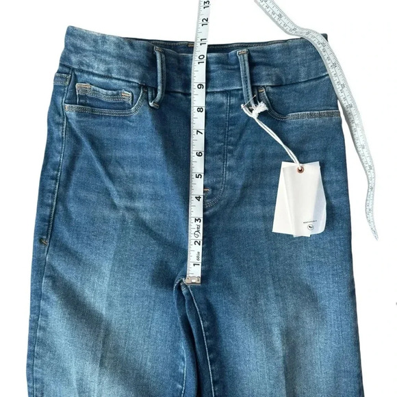 Good American Power Stretch Pull-On Flare Jeans - Picture 9 of 12